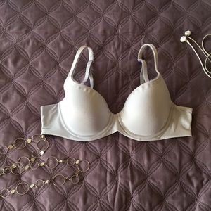 Body by Victoria Demi Bra (Victoria’s Secret)